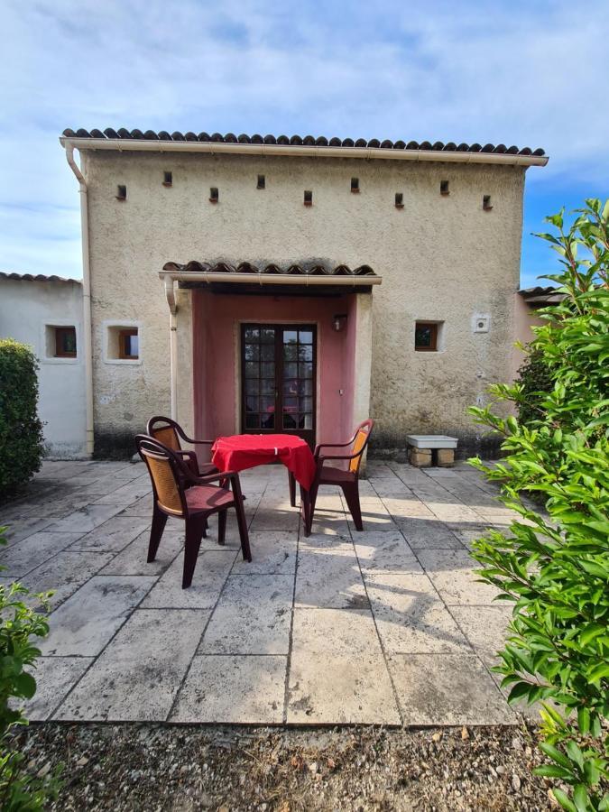 Les Buisses En Provence Bed & Breakfast Piolenc Bagian luar foto