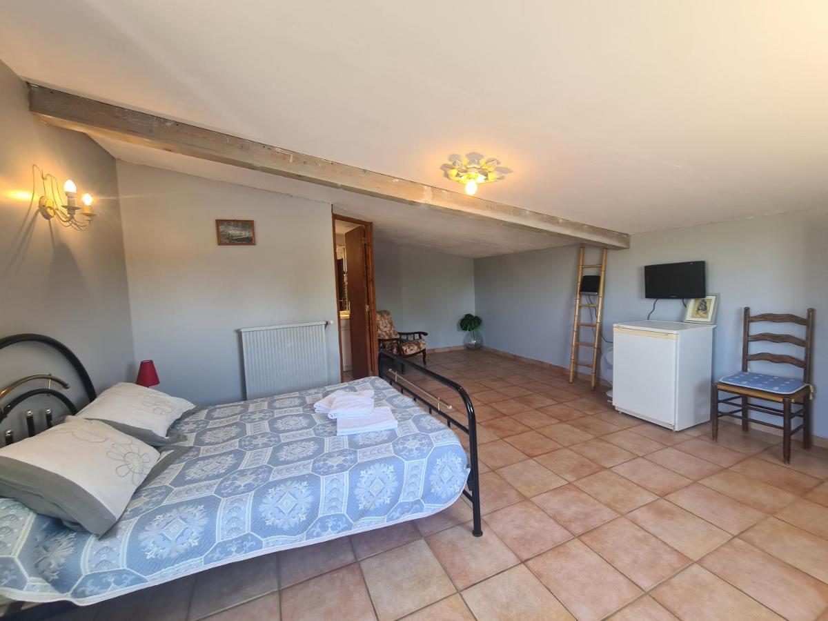 Les Buisses En Provence Bed & Breakfast Piolenc Bagian luar foto